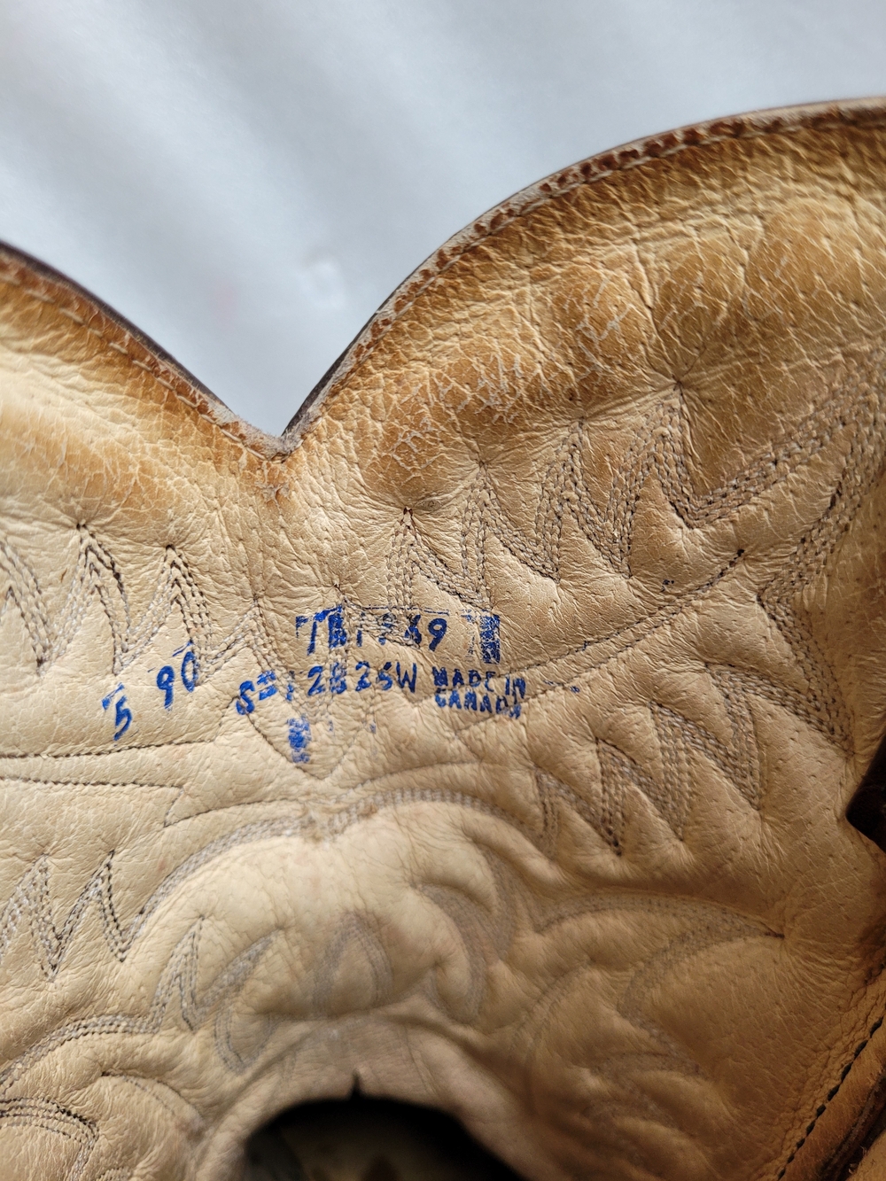 Vintage Brown Leather Cowboy Boots with Stitch Detail - Picture 12 of 13